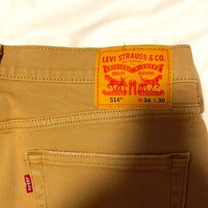 Excellent condition Levi 514 khaki jean